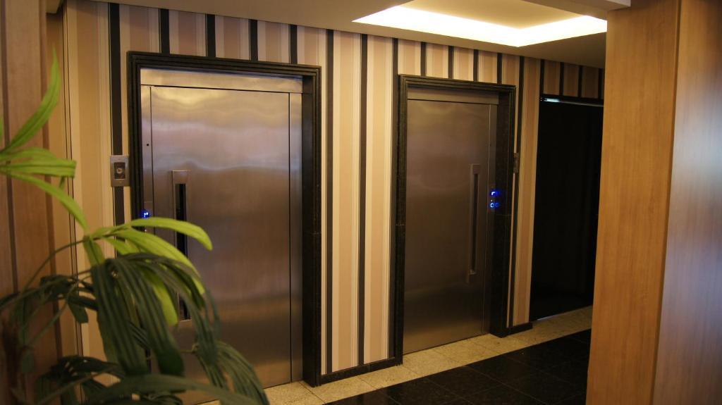 Astro Hotel Сан-Жозе-дус-Кампус Экстерьер фото