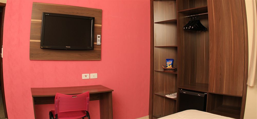 Astro Hotel Сан-Жозе-дус-Кампус Экстерьер фото