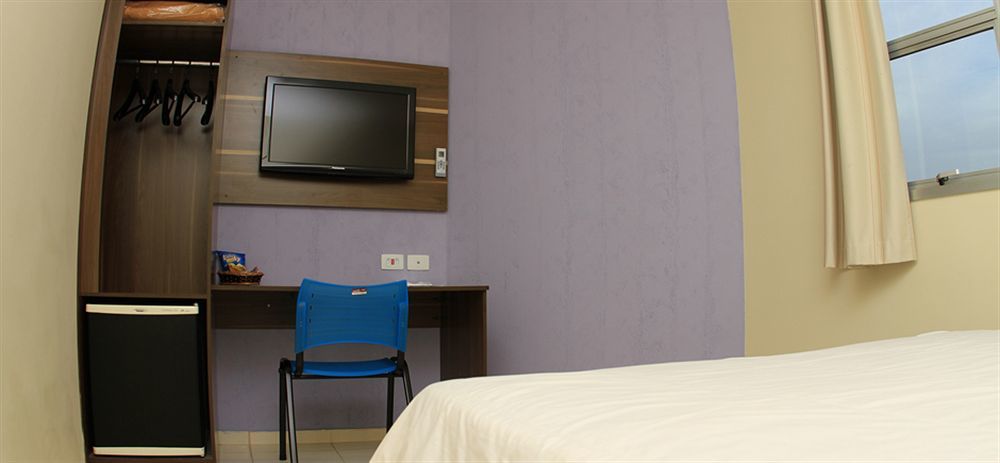 Astro Hotel Сан-Жозе-дус-Кампус Экстерьер фото